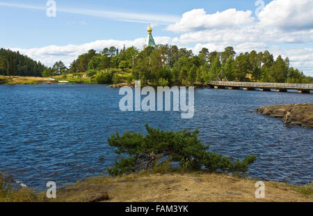 Zelle des Klosters Sankt Nikolaus der Verklärung Jesu Christi auf der Insel Valaam am Ladoga-See im Norden Russlands. Stockfoto