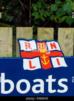 Royal National Rettungsboote Institute (RNLI) Zeichen, die Rettungsstation Eidechse Lizard Halbinsel, Cornwall, England, Vereinigtes Königreich Stockfoto