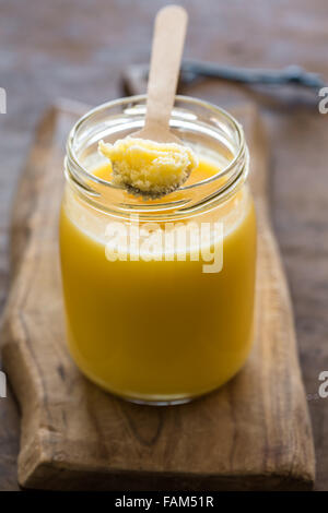 Ghee - Butterschmalz - im Weckglas Stockfoto