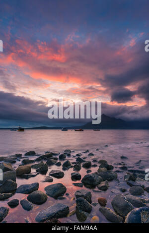 Sonnenuntergang am Strand Elgol, Isle Of Skye, Schottland Stockfoto