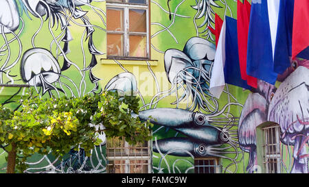 Graffiti und Street Art in Metelkova Mesto, Ljubljana, Slowenien Stockfoto