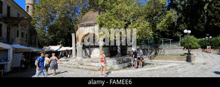 Der Hippokrates-Platane, gepflanzt von Hippokrates, Plane Tree Square, Kos-Stadt, Insel Kos, Dodekanes-Gruppe von Inseln, Süd Stockfoto