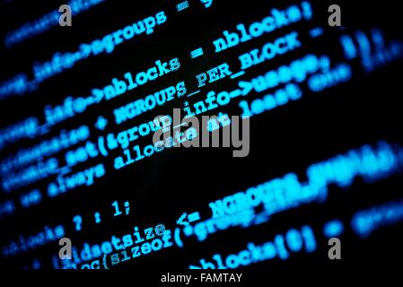Zusammenfassung des Codes zu hacken. Hacker Computer Bildschirm Closeup Stockfoto
