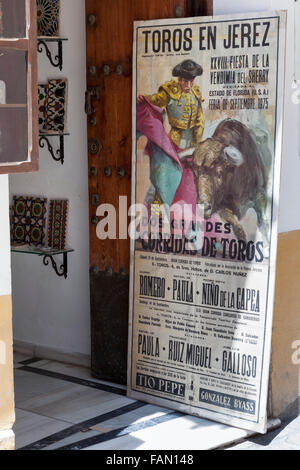 Plakat für einen Stierkampf in Jerez in einem Geschäft in Sevilla, Andalusien, Spanien Stockfoto