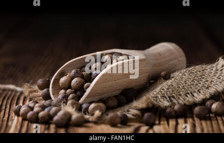 Portion Piment (detaillierte Nahaufnahme) auf hölzernen Hintergrund Stockfoto