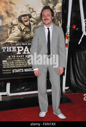 LOS ANGELES, CA - 24. Februar 2010: Tom Budge bei der Premiere von seinem neuen HBO-Miniserie "The Pacific" bei Graumans Chinese Theatre in Hollywood. Stockfoto