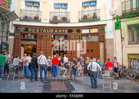 Fassade des Casa Labra Restaurant. Madrid, Spanien. Stockfoto