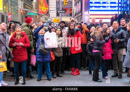 Massen von Touristen, Times Square, New York City Stockfoto