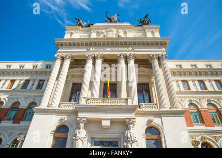 Fassade des Ministry of Agriculture, Ansicht von unten. Madrid, Spanien. Stockfoto