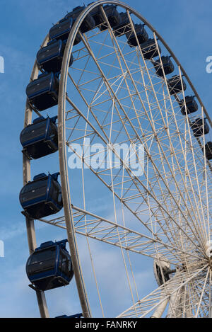 Riesenrad in Düsseldorf Altstadt im winter Stockfoto