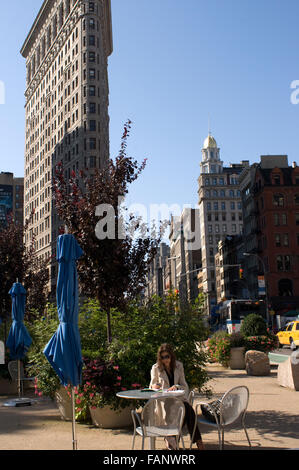 Flatiron Building. Zwischen 22. und 23. St. und zwischen Broadway und 5th Ave, eines der bedeutendsten Gebäude der Ci Stockfoto