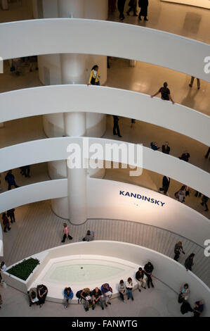 New York: Die Solomon R. Guggenheim Museum hat eine noch nie dagewesene Ausstellung der Werke von russischen Malers Wassily Kandinsky vorbereitet. Stockfoto
