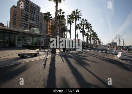 Muelle Uno Waterfront Entwicklung am Hafen, bekannt als El Palmeral de Las Sorpresas in Malaga, Andalusien, Spanien. Stockfoto