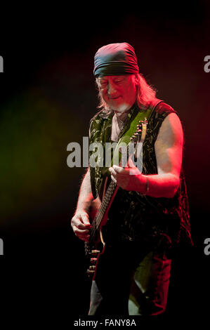 Bassist Roger Glover David der Rock-Band Deep Purple Konzert in München, Bayern, Deutschland Stockfoto