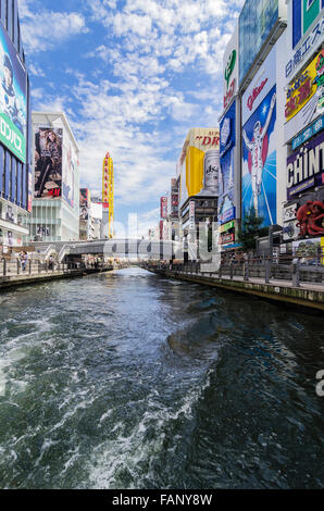 Werbetafeln, Dotonbori Kanal, Dotonbori District, Osaka, Japan Stockfoto