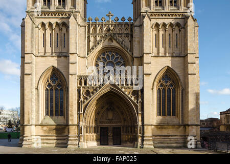 Die vorderen Westfassade Bristol Kathedrale, entworfen von George Street im 19. Jahrhundert um die mittelalterlichen Gebäude fertigzustellen. Stockfoto