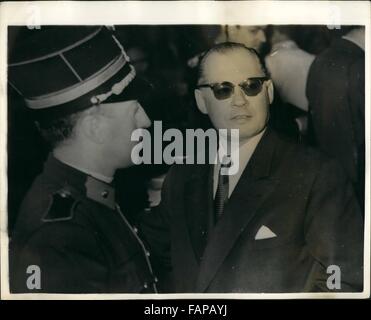 1962 - Messina Brothers On Trial In Belgien '' engagiert In White Slavery:--Polizei sagt: der Prozess eröffnet in Tournai Belgien, von Messina Brüder Eugène und CarmeloThey werden beschuldigt, illegale Einreise in Belgien - illegalen Besitz von Feuerwaffen und versuchter Beschaffung sie Polizei sagte heute, dass Dokumente im Stuhl, die in Brüssel zeigte gefunden, dass beide weiße Sklaverei beteiligt. © Keystone Bilder USA/ZUMAPRESS.com/Alamy Live-Nachrichten Stockfoto