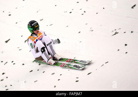 Innsbruck, Österreich. 3. Januar 2016. Peter Prevc Sloweniens reagiert während der dritten Stufe der Skispringen Vierschanzentournee in Innsbruck, Österreich, 3. Januar 2016. Foto: Daniel Karmann/Dpa/Alamy Live News Stockfoto