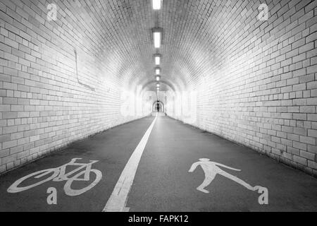 Zyklus und Fußgängertunnel, York Stockfoto