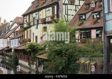 Idyllischen hinteren Fassaden mit Blick auf eine Gracht in Klein-Venedig, Colmar Stockfoto