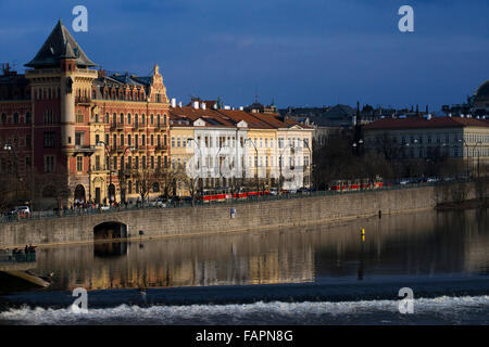 Bilder des Flusses Vltava als es durchläuft die Karlsbrücke in Prag. Die Moldau (Tschechisch: Moldau, auf Deutsch: Moldau; Poli Stockfoto