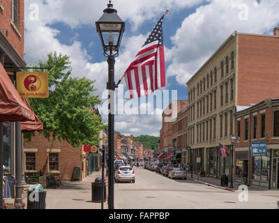 Main Street im historischen Bezirk von Galena Illinois auf dem National Register of Historic Places gelistet Stockfoto