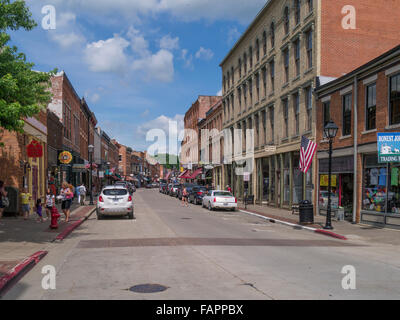 Main Street im historischen Bezirk von Galena Illinois auf dem National Register of Historic Places gelistet Stockfoto