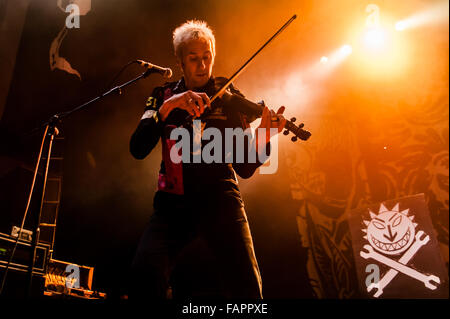 Die Levellers spielen Wolverhampton Civic Hall auf Freitag, 4. Dezember 2015 im Rahmen ihrer "Schöne Nacht"-Tour, unterstützt von R Stockfoto