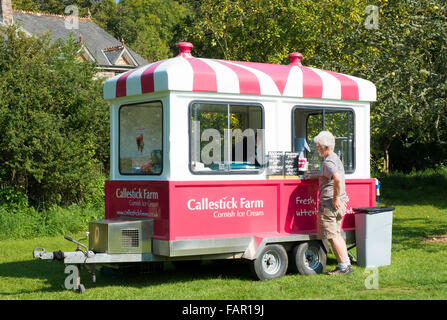 Ein Eiswagen Callestick Farm in Cornwall, Großbritannien Stockfoto