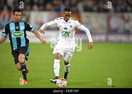 Caen, Basse-Normandie, Frankreich. 3. Januar 2015. Französischer Ligapokal Fußball. Caen gegen Marseille. Chaker ALHADHUR (Caen) Credit: Action Plus Sport Bilder/Alamy Live News Stockfoto