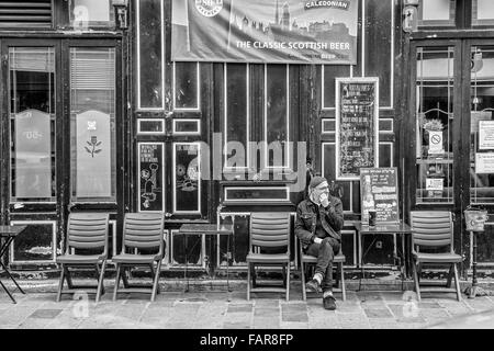 Versoffen Pub auf Rue François Miron, Paris Stockfoto