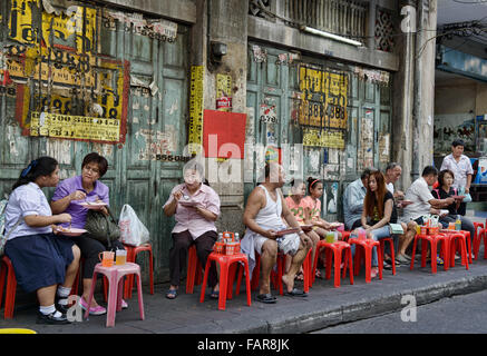 Streetside Restaurant in Chinatown, Bangkok, Thailand Stockfoto