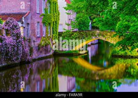Groenerei Kanal in der Abenddämmerung, Brugge, Belgien Stockfoto