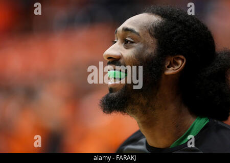 Corvallis, Oregon, USA. 3. Januar 2015. DWAYNE BENJAMIN (0) lächelt während Poloshirt. Die Oregon State Beavers Hosten der University of Oregon Ducks Gill Coliseum in Corvallis, OR, am 3. Januar, 2016. Foto von David Blair Credit: David Blair/ZUMA Draht/Alamy Live-Nachrichten Stockfoto