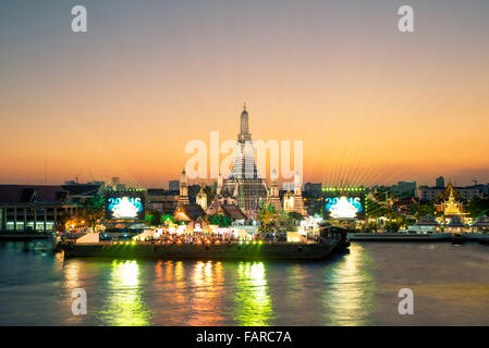 Wat Arun unter Silvester Feier-Zeit, Thailand Stockfoto