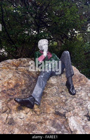 EIRE; DUBLIN. OSCAR WILDE MEMORIAL IN MERRION SQUARE PARK Stockfoto