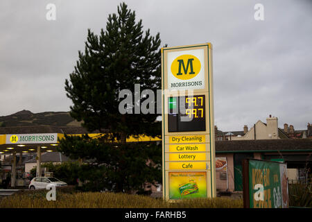 Edinburgh, Schottland. 4. Januar 2015. Diesel sinkt unter einem Pfund in großen Supermärkten. Stockfoto