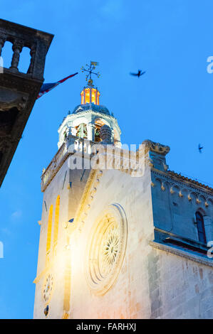 Nachschlagen in der barocken St. Marko in der ummauerten Altstadt auf der Insel Korcula, Kroatien, Dalmatien, Europa. Stockfoto