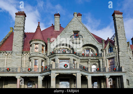 Äußere Detail im oberen Stockwerk des Craigdarroch Castle in Victoria, BC, Kanada. Viktorianische Architektur, National Historic Site. Stockfoto