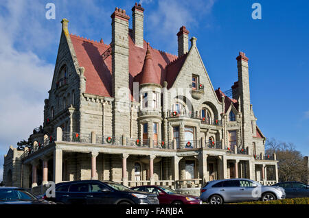 Die Außenseite des Craigdarroch Castle in Victoria, BC, Kanada. Viktorianische Architektur, National Historic Site. Victoria British Columbia Kanada. Stockfoto