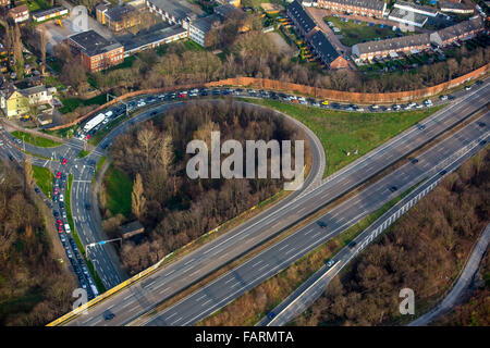 Luftaufnahme, A52 Autobahn Oberhausen Neue Mitte mit Speicher, Auto-Speicher für Einkaufszentrum Centro, Oberhausen, Ruhrgebiet, Stockfoto