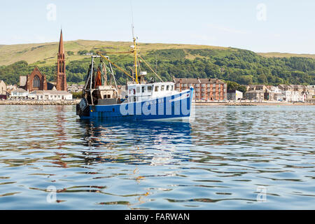 Angeln Boot etwas außerhalb von Largs, North Ayrshire, Schottland, UK Model Release: Nein Property Release: Nein. Stockfoto