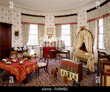 OSBORNE HOUSE, Isle Of Wight. Innenansicht der Kinderzimmer Schlafzimmer. Einige Elemente, die vielleicht auf Leihbasis aus der königlichen Sammlung gezeigt. Stockfoto