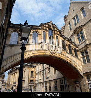 HERTFORD Brücke Hertford College Oxford Blick auf die überdachte Brücke über neue College Lane gebaut zwischen 1913 und 1914 und entwickelt Stockfoto