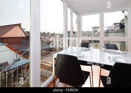 Möblierte Wohnung im Dach des Schoenhauser Allee. Stockfoto