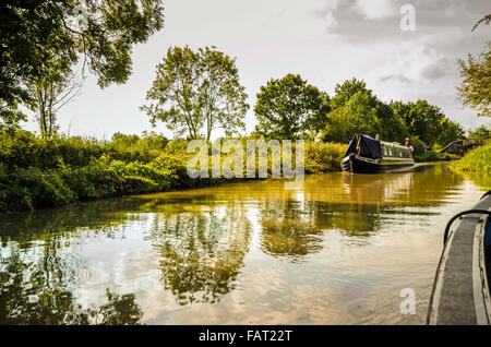 Kanal, Boot Reisen durch Warwickshire Landschaft am-upon-Avon-Kanal in der Nähe von Wooton Wawen Warwickshire. Stockfoto