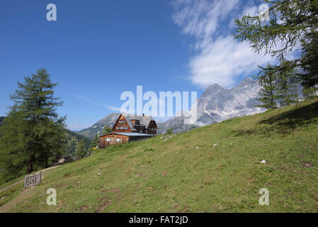 Berghütte Österreich Hütte vor Dachein Bergmassiv, Ramsau, Österreich Stockfoto