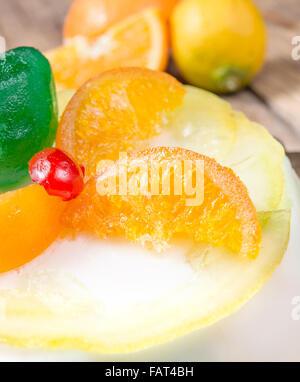 Kuchen typisch sizilianische Cassata mit Ricotta und kandierten Früchten Stockfoto