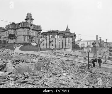 Rand des verbrannten Bezirk in der Ecke Franklin / Sacramento Street, San Francisco, Kalifornien, USA, ca. 1906 Stockfoto