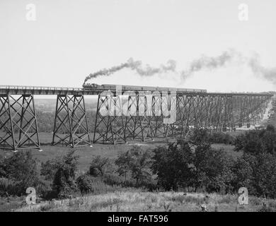 Chicago & North Western Eisenbahnviadukt über Moines Fluß, in der Nähe von Boone, Iowa, USA, um 1900 Stockfoto